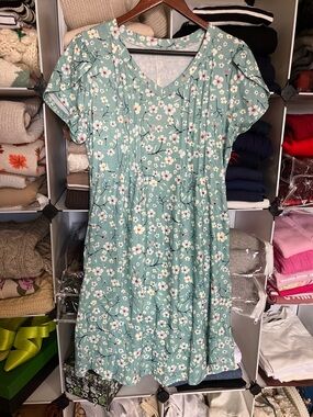 NWT Floral Knit Dress with Pockets